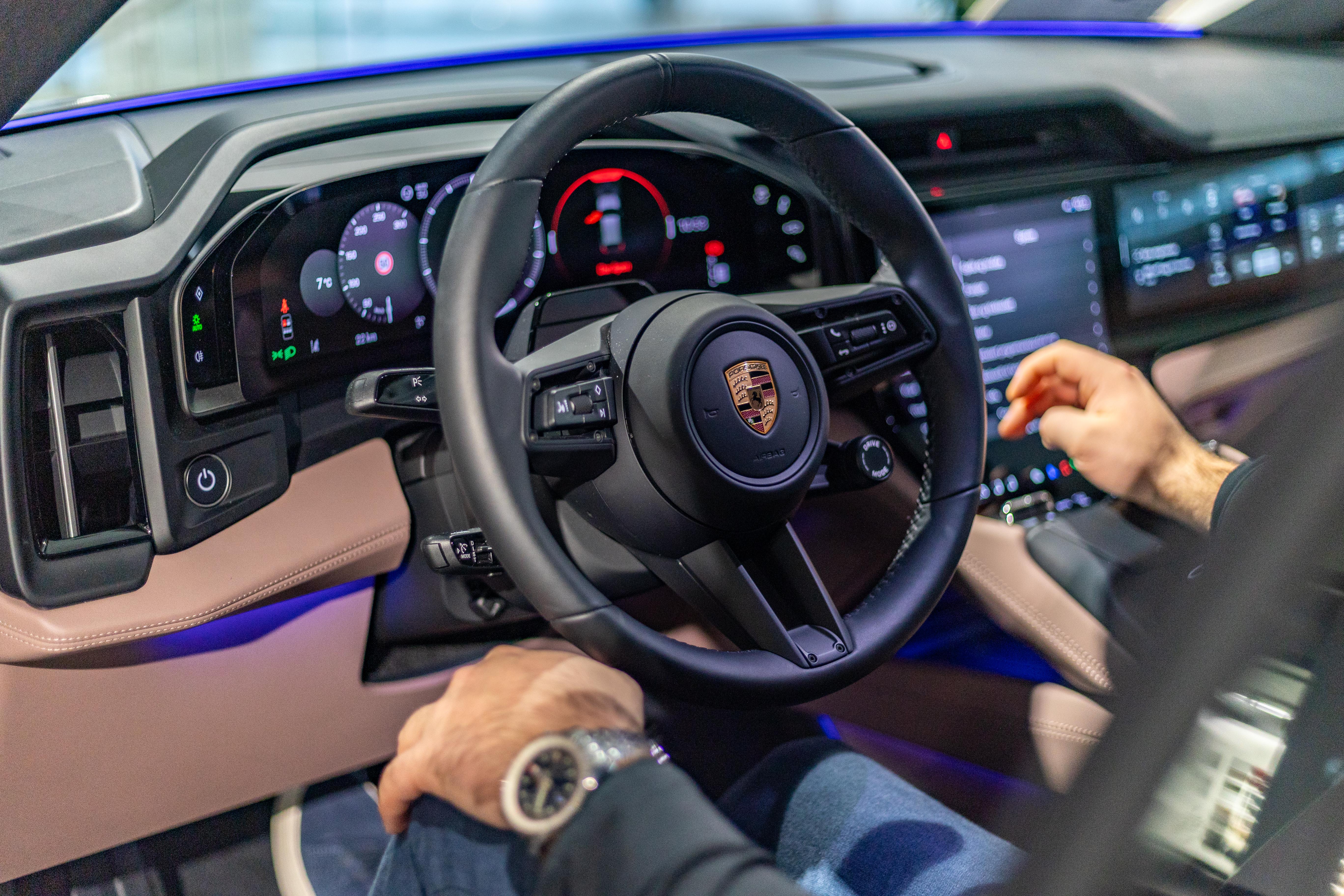 Porsche Cayenne Electric interiør