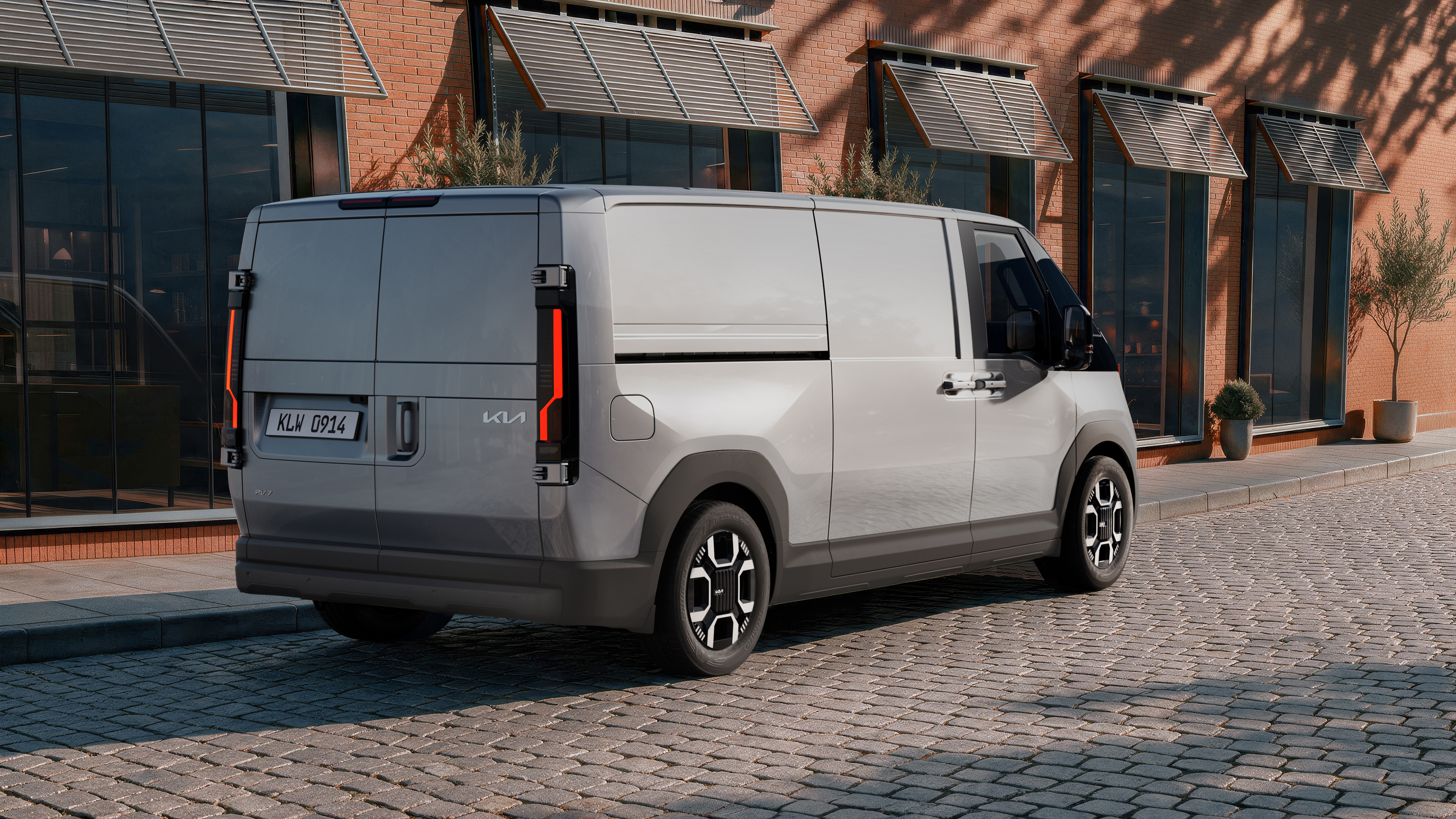 KIA_LW1_Cargo_3-0-0-EU_EXT_003_RearQuarter_A
