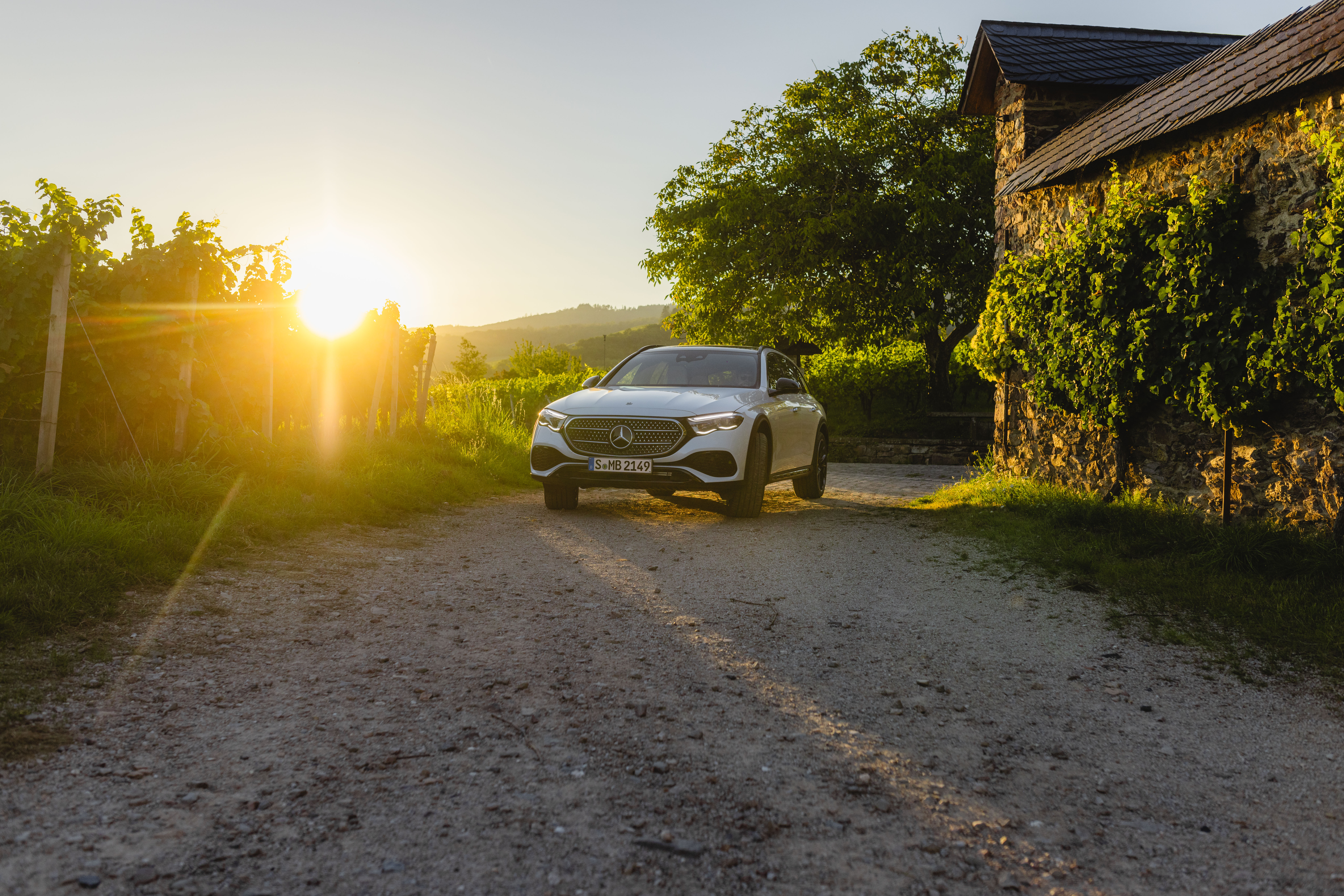 9887314_OneProduction_EClass_Stills_All Terrain_Clean_4.jpg original